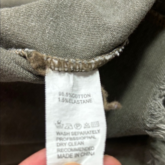 Distressed Shacket 💚 - Picture 3 of 5